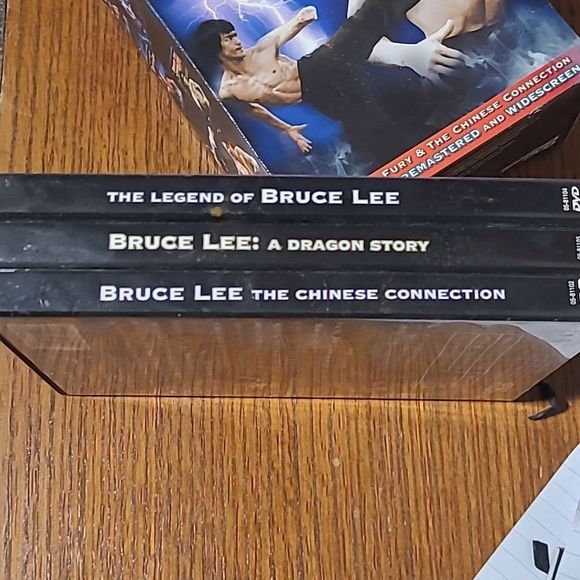 Bruce Lee Martial Arts Madness DVD Set - Picture 2 of 2